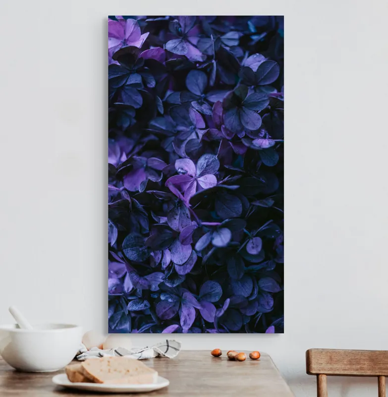Tablou Canvas, "Frumusețea misterului floral nocturn", Frunziș, Violet, Mister, Textură, Abundență, Umbre, Înflorire, Contrast, 50 x 90 cm – poza 2