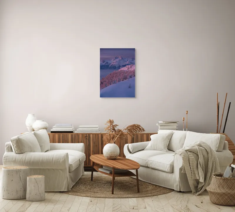 Tablou Canvas, "Peisaj montan în lumina dimineții", Montană, Înzăpezită, Timp, Crepuscular, Seninătate, Răsărit, Orizont, Pădure, Vârfuri, Alpine, 50 x 70 cm – poza 4