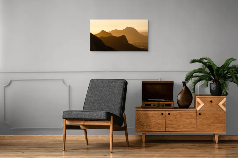 Tablou Canvas, "Munții aurii în lumina apusului", Aur, Siluete, Munți, Ceață, Apus, Calm, Umbre, Lumină, Orizont, Liniște, 90 x 50 cm – poza 6