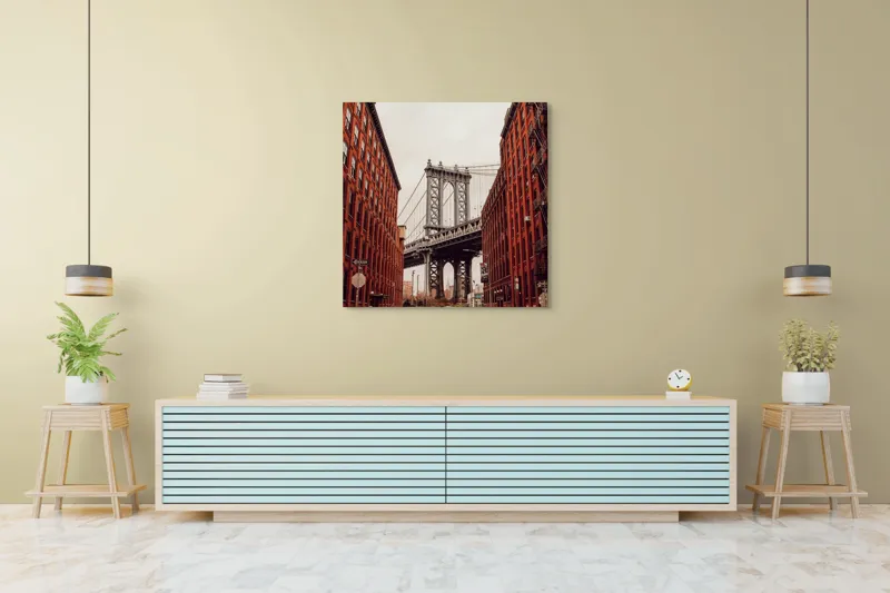 Tablou Canvas, "Podul printre cladiri inalte din caramida", Pod, Clădiri, Roșu, Fier, Urban, Stradă, Fire Escape, Căramidă, Cer, Distanță, 100 x 100 cm – poza 5
