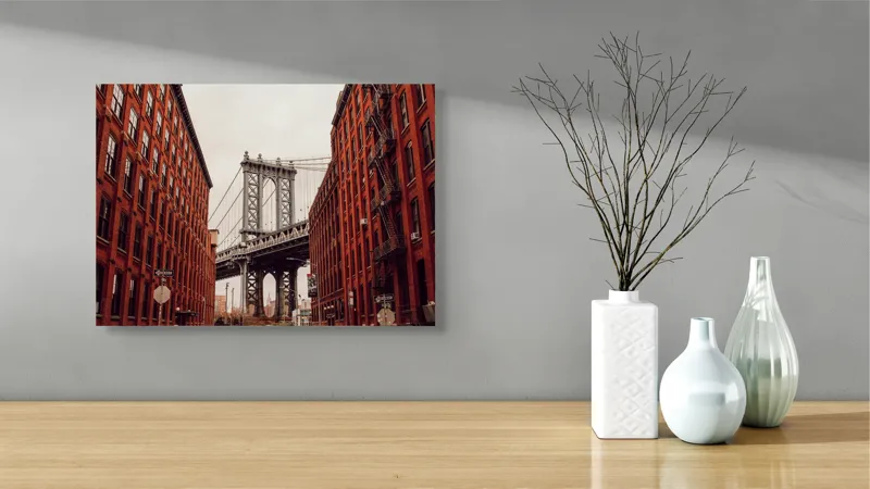Tablou Canvas, "Podul printre cladiri inalte din caramida", Pod, Clădiri, Roșu, Fier, Urban, Stradă, Fire Escape, Căramidă, Cer, Distanță, 54 x 39 cm – poza 3