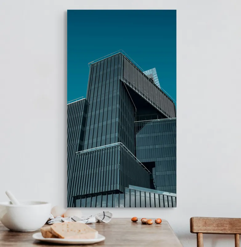 Tablou Canvas, "Perspective modernă asupra arhitecturii urbane", Clădire, Modernă, Geometrică, Albastru, Cer, Urban, Sticlă, Arhitectură, Contemporană, 50 x 90 cm – poza 3
