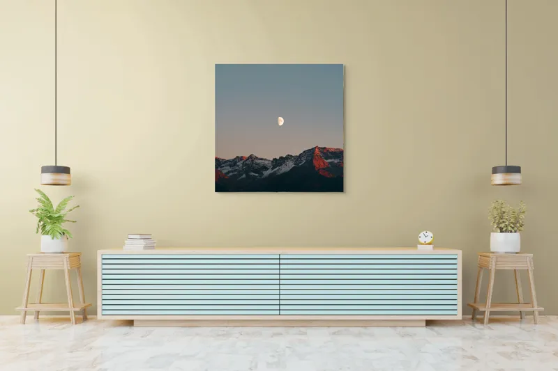 Tablou Canvas, "Luna peste munții înzăpeziți la apus", Lună, Munți, Cer, Amurg, Contrast, Umbre, Lumină, Vârfuri, Răcoare, Natură, 100 x 100 cm – poza 5
