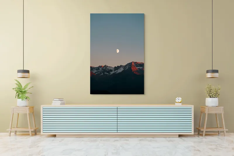 Tablou Canvas, "Luna peste munții înzăpeziți la apus", Lună, Munți, Cer, Amurg, Contrast, Umbre, Lumină, Vârfuri, Răcoare, Natură, 100 x 150 cm – poza 4