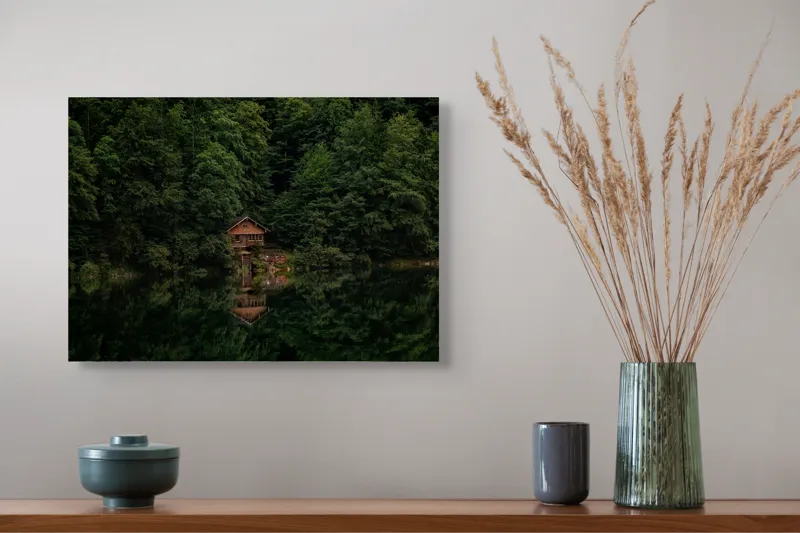 Tablou Canvas, "Căsuța ascunsă între umbrele verzi", 54 x 39 cm – poza 4