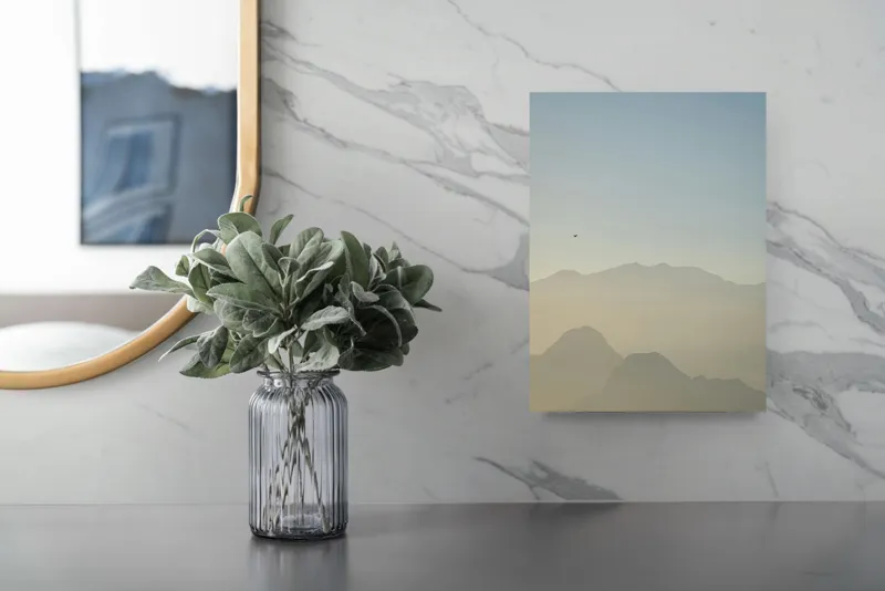 Tablou Canvas pe tema Zbor solitar peste munți adormiți, siluete și lumină natur, 26 x 39 cm – poza 4