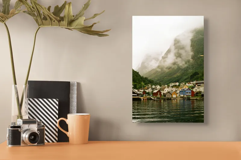 Tablou Canvas Peisaj Norvegic Sat în ceață nordică, 26 x 39 cm – poza 3