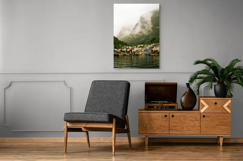 Tablou Canvas Peisaj Norvegic Sat în ceață nordică, 70 x 100 cm – poza 6