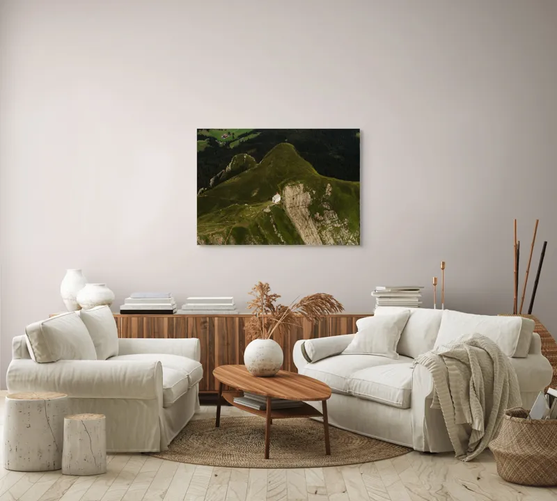 Tablou Canvas, Refugiu Solitar în Munții Verzi, 100 x 70 cm – poza 3