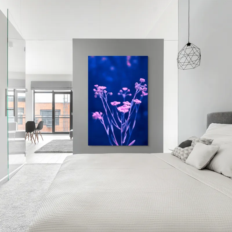 Tablou Canvas, "Flori în nuanțe de albastru și roz", Flori, Delicate, Albastru, Roz, Fragil, Senin, Misterios, Nocturn, Contrast, Viu, 100 x 150 cm – poza 5