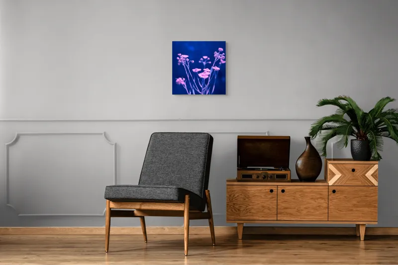Tablou Canvas, "Flori în nuanțe de albastru și roz", Flori, Delicate, Albastru, Roz, Fragil, Senin, Misterios, Nocturn, Contrast, Viu, 50 x 50 cm – poza 6