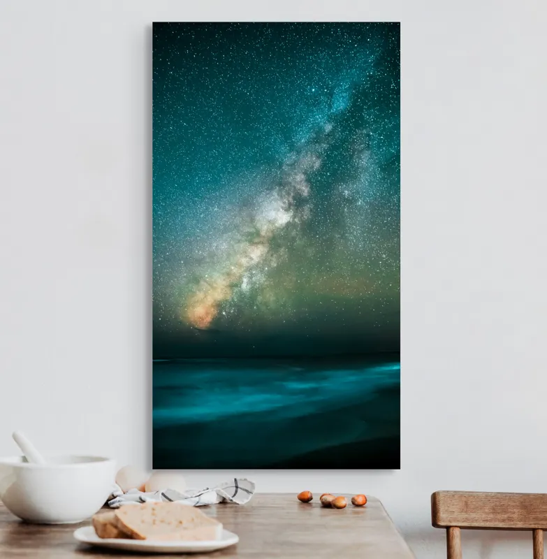 Tablou Canvas, "Calea Lactee deasupra oceanului albastru", Stele, Calea Lactee, Cer, Strălucire, Univers, Infinit, Peisaj, Frumusețe, Mister, Fascinație, 50 x 90 cm – poza 3