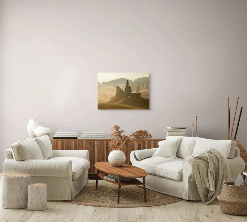 Tablou Canvas, "Dimineață învăluită de cețuri aurii", Cabană, Dealuri, Ceață, Răsărit, Pădure, Liniște, Natură, Peisaj, Umbre, Serenitate, 70 x 50 cm – poza 6