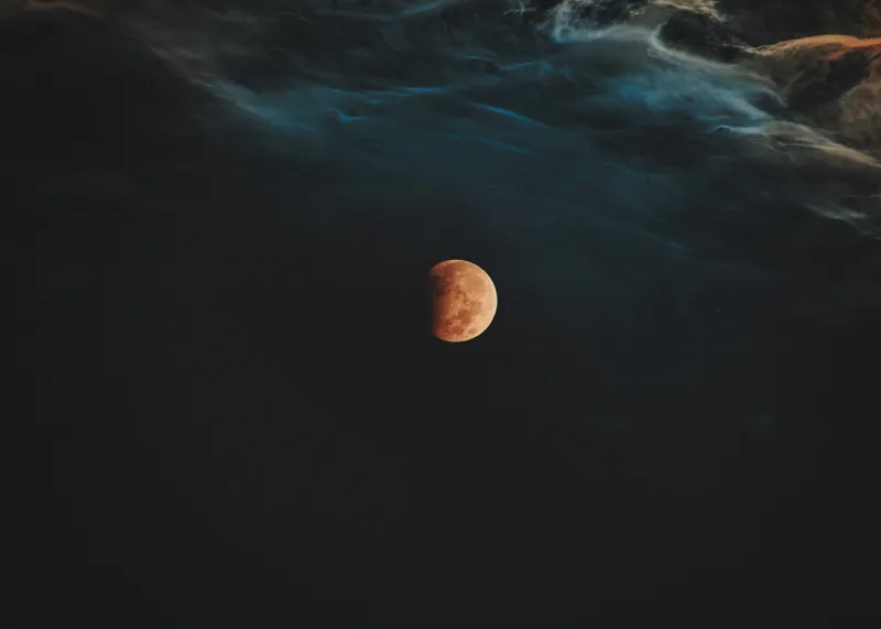 Tablou Canvas, Luna învăluită de nori misterioși, 70 x 50 cm – poza 2