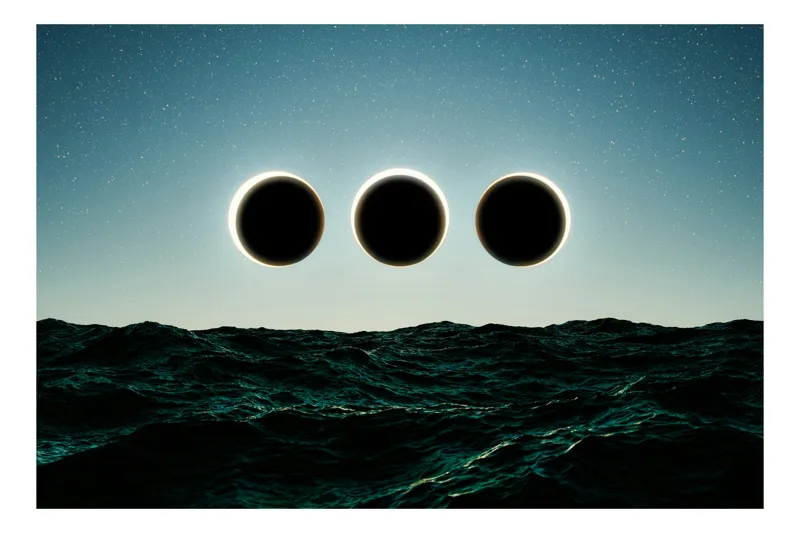 Tablou Canvas, "Trei eclipse peste ocean infinit", Stele, Noapte, Cer, Ocean, Mister, Eclipse, Lumină, 150 x 100 cm