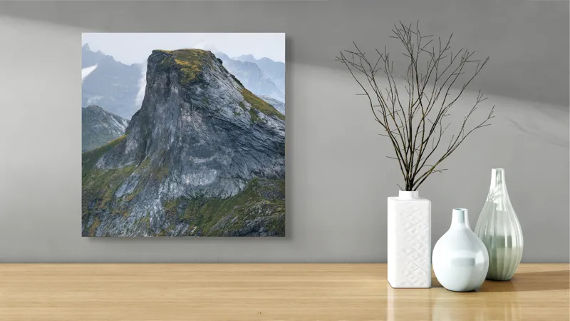 Tablou Canvas Peisaj Montan: Elegance în Nuanțe de Gri și Verde, 50 x 50 cm – poza 3
