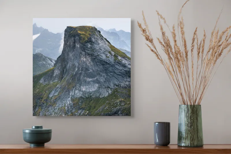 Tablou Canvas Peisaj Montan: Elegance în Nuanțe de Gri și Verde, 50 x 50 cm – poza 4