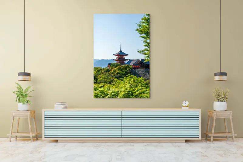 Tablou Canvas, "Pagoda roșie între copaci verzi și munți", Pagodă, Natură, Soare, Cer, Verdeață, Tradiție, Linie, Recent, Peisaj, Arhitectură, 100 x 150 cm – poza 4