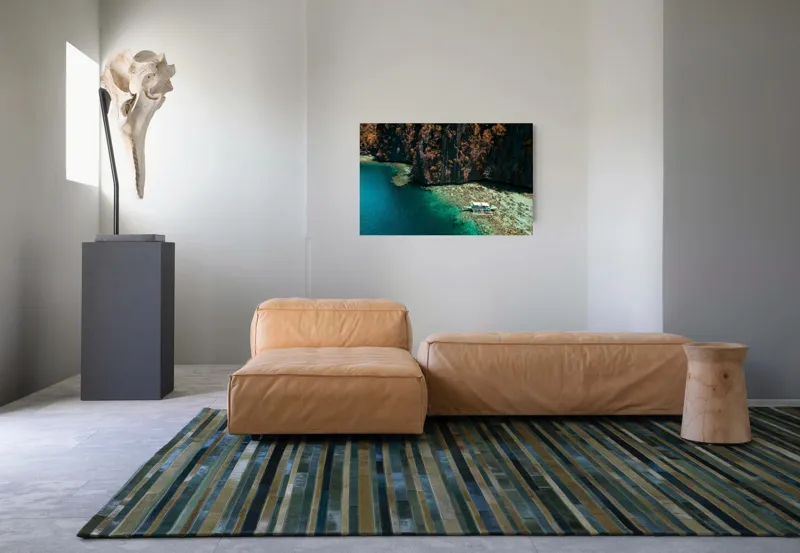Tablou Canvas, "Barcă solitară lângă stânci abrupte", Ocean, Barcă, Stânci, Vegetație, Coral, Apă, Natural, Peisaj, Exotic, Pitoresc, 90 x 50 cm – poza 8