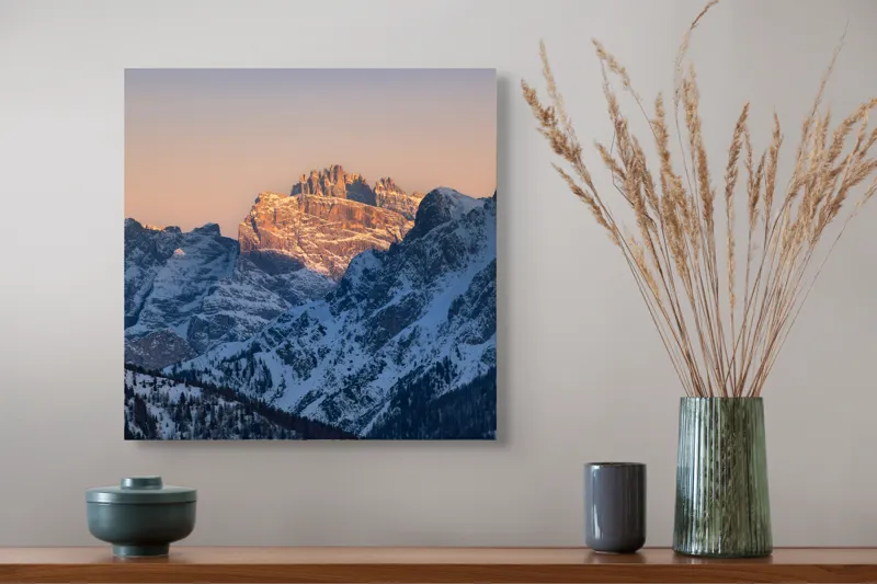 Tablou Canvas pe creste alpine: Lumina apusului și zăpada, 50 x 50 cm – poza 4