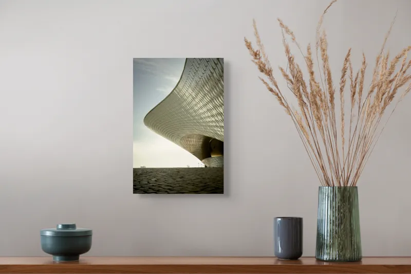 Tablou Canvas Arhitectură Futuristă îmbrățișând cerul senin, 26 x 39 cm – poza 5