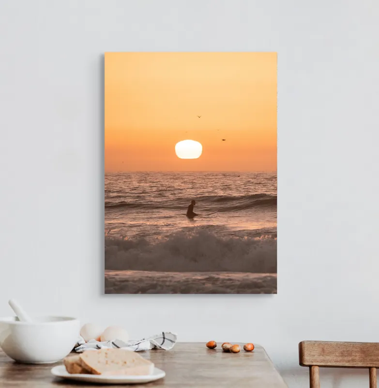 Tablou Canvas, "Pescarul și apusul mării liniștite", Apus, Ocean, Siluetă, Valuri, Pescăruși, Cer, Lumină, Umbre, 50 x 70 cm – poza 3