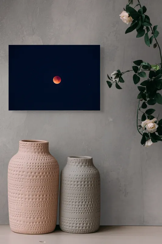 Tablou Canvas, "Luna în eclipsa nocturnă profundă", Lună, Roșie, Cer, Noapte, Eclipsă, Mister, Frumusețe, Liniște, 54 x 39 cm – poza 8