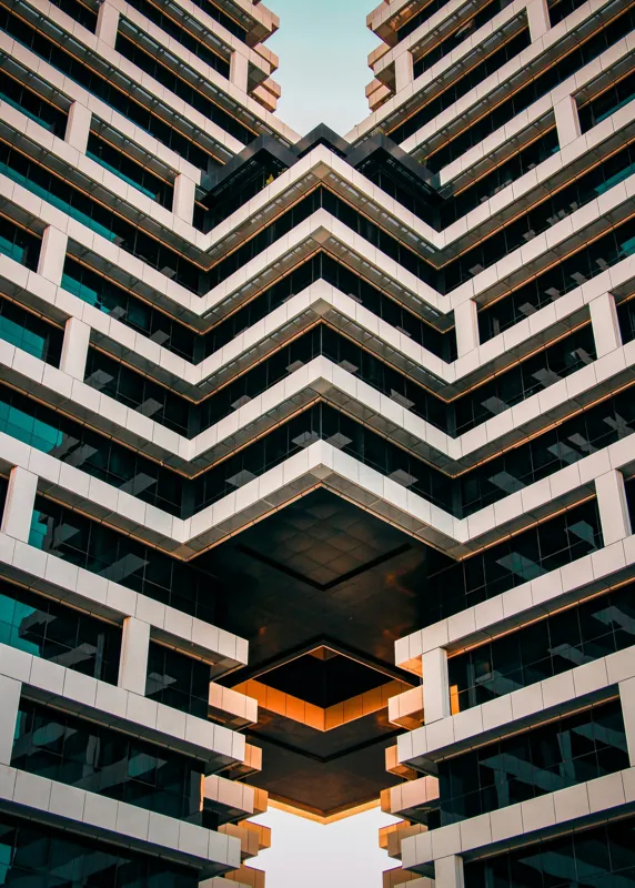 Tablou Canvas Geometrie și Reflexii Aurii - Design Futuristic pentru Spații Inte, 50 x 70 cm – poza 2