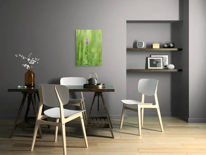 Tablou Canvas, "Floare solitară în verde infinit", Floare, Mov, Delicată, Verdeață, Natură, Singurătate, Verticalitate, Simplitate, Fragilitate, Prospețime, 50 x 70 cm – poza 5
