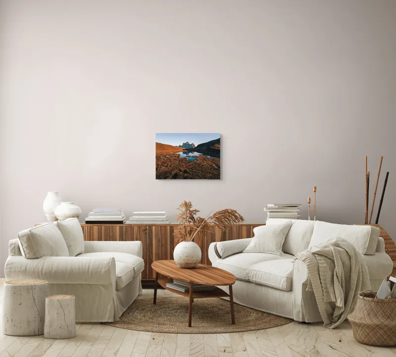 Tablou Canvas, "Reflexia liniștită a muntelui albastru", Serenitate, Reflecție, Munți, Apus, Liniște, Natură, Frumusețe, Contrast, Oglindire, Tranquilitate, 54 x 39 cm – poza 5