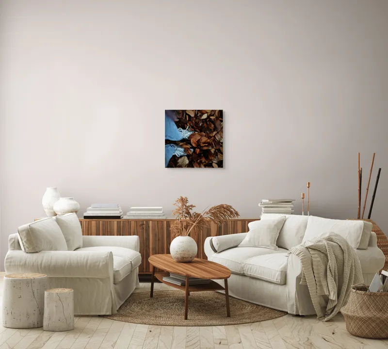 Tablou Canvas, "Pași prin frunze de toamnă", Frunze, Toamnă, Blugi, Adidași, Textură, Natură, Maro, 50 x 50 cm – poza 7