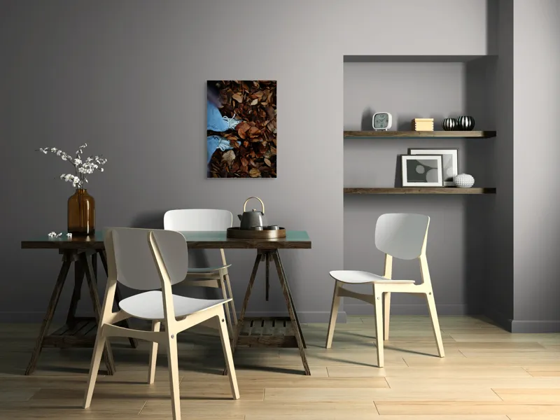 Tablou Canvas, "Pași prin frunze de toamnă", Frunze, Toamnă, Blugi, Adidași, Textură, Natură, Maro, 50 x 70 cm – poza 5