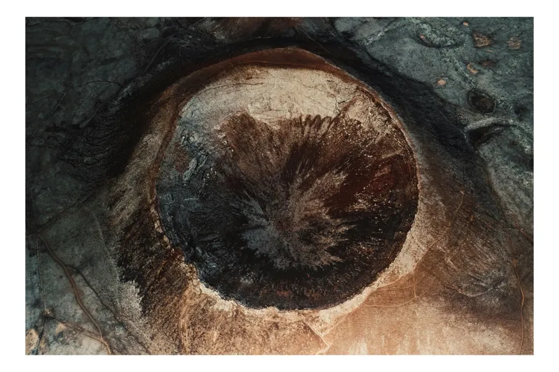 Tablou Canvas, "Privirea cosmică a pământului", Vulcan, Eroziune, Roci, Peisaj, Cenușiu, Integrare, Textură, Natură, Mineral., 54 x 39 cm