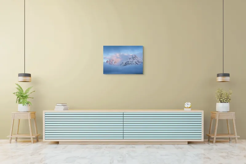 Tablou Canvas, "Vis alpin printre nori albi", Munte, Zăpadă, Cer, Nori, Răsărit, Albastru, Frig, 70 x 50 cm – poza 7
