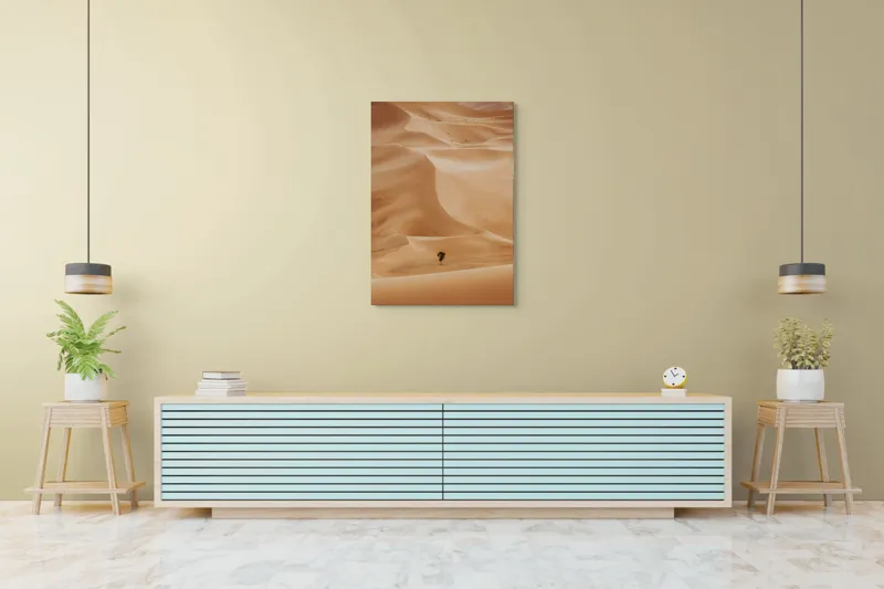 Tablou Canvas, "Singuraticul arbore din deșert infinit", Singurătate, Deșert, Valuri, Nisip, Solitudine, Arbore, Solitar, Pustietate, Caldura, Izolare, 70 x 100 cm – poza 5