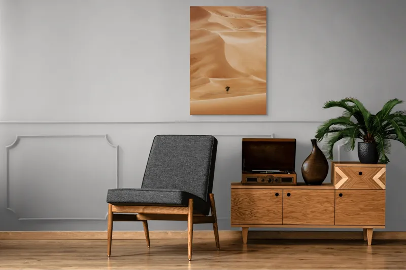 Tablou Canvas, "Singuraticul arbore din deșert infinit", Singurătate, Deșert, Valuri, Nisip, Solitudine, Arbore, Solitar, Pustietate, Caldura, Izolare, 70 x 100 cm – poza 6