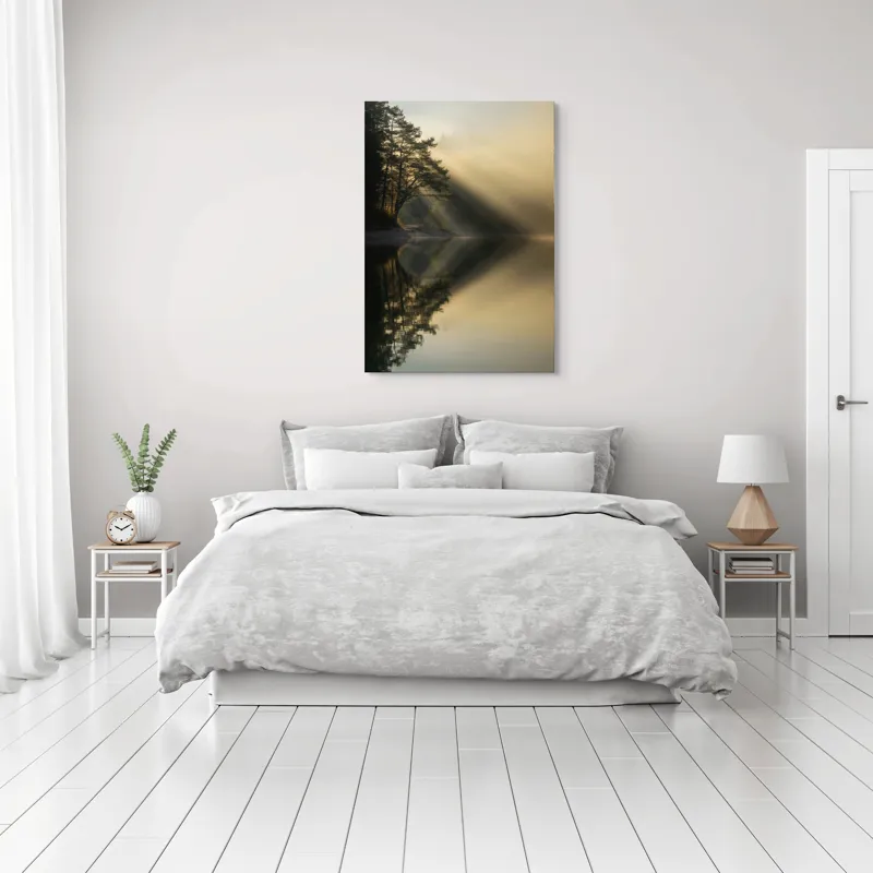 Tablou Canvas, "Lumină de dimineață pe lac liniștit", Copaci, Lumină, Reflecții, Liniște, Apă, Natură, Mister, Apus, 70 x 100 cm – poza 3