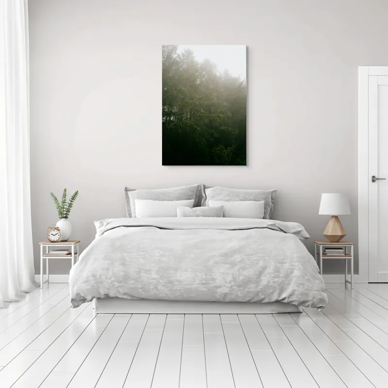 Tablou Canvas, "Pădurea învăluită în ceață densă", Ceață, Pădure, Mister, Verzișor, Seninătate, Natură, Întuneric, Arbori, Liniște, 70 x 100 cm – poza 3