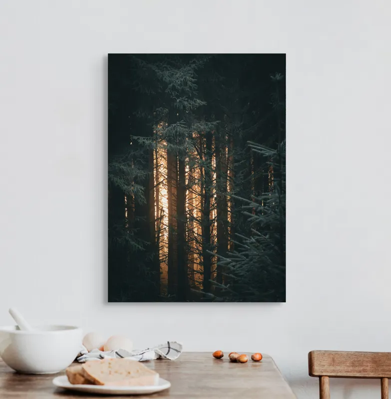 Tablou Canvas, "Răsărit printre brazi umbriți", Întuneric, Mister, Pădure, Lumini, Siluete, Arome, Frunziș, Liniște, Umbre, Reflexie, 50 x 70 cm – poza 3