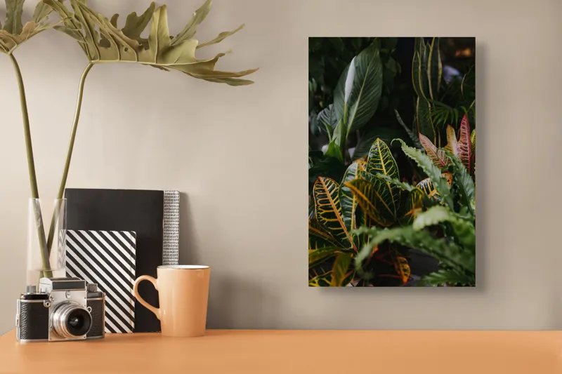Tablou Canvas, "Diversitate de plante tropicale luxuriante", Frunze, Verde, Colorat, Natură, Dungi, Tropical, Vegetație, Luxuriant, Întunecat, Vibrant, 26 x 39 cm – poza 3