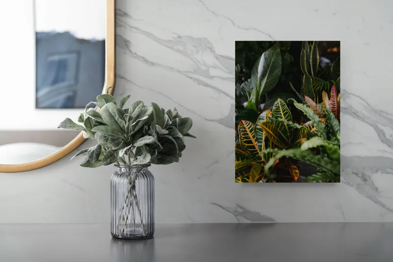 Tablou Canvas, "Diversitate de plante tropicale luxuriante", Frunze, Verde, Colorat, Natură, Dungi, Tropical, Vegetație, Luxuriant, Întunecat, Vibrant, 26 x 39 cm – poza 4