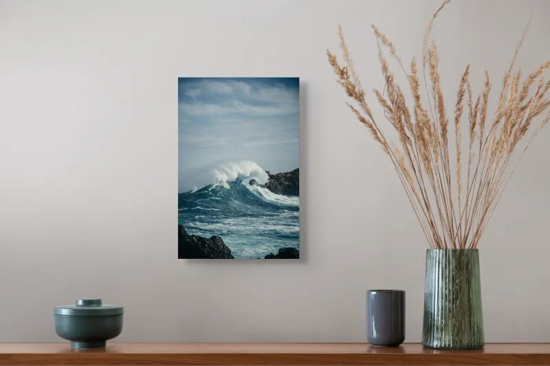 Tablou Canvas, "Valuri izbind stâncile înspumate", Vâlvătaie, Spumă, Stânci, Cer, Valuri, Ocean, Turcoaz, Putere, Natură, Furtună, 26 x 39 cm – poza 5