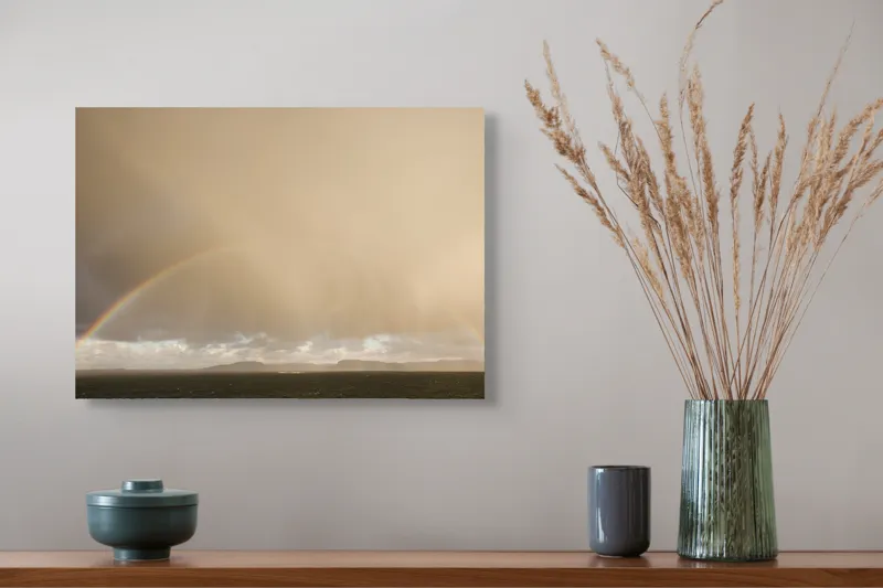Tablou Canvas, "Curcubeu pe cer înnorat peste mare", Curcubeu, Cer, Mare, Peisaj, Nori, Lumină, Horizont, Strălucire, 54 x 39 cm – poza 4