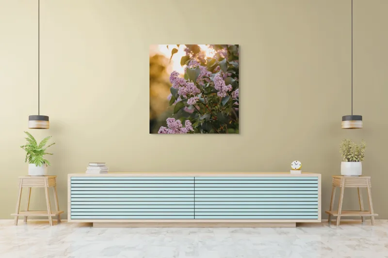 Tablou Canvas, "Flori de liliac în amurgul verii", Flori, Mov, Frunze, Soare, Lumina, Ramuri, Blândețe, Grădină, Natură, 100 x 100 cm – poza 5