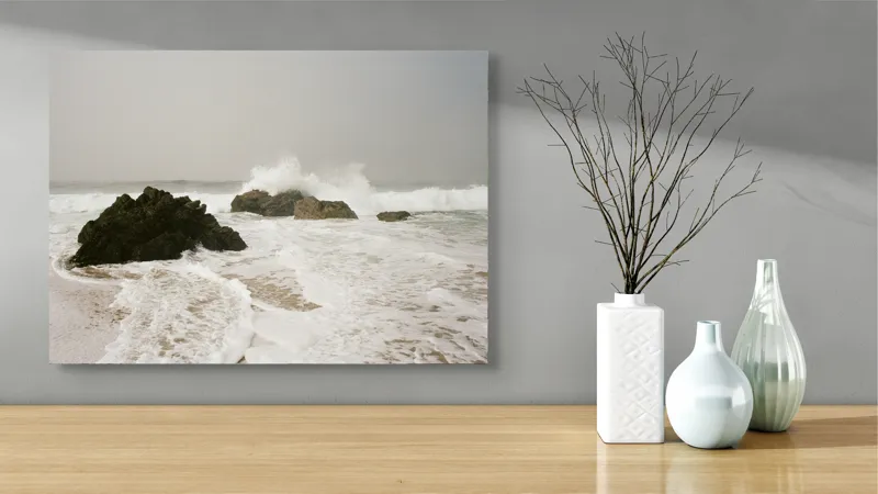 Tablou Canvas, "Valurile lovesc stâncile solitare ale mării", Valuri, Stânci, Spumă, Mare, Cale, Cer, Apă, Natură, Nisip, Energie, 70 x 50 cm – poza 3