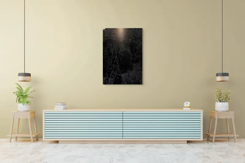 Tablou Canvas, "Rază de lumină în pădurea întunecată", Întuneric, Lumină, Zăpadă, Copaci, Pădure, Iarnă, Tăcere, Mister, Farmec, Răcoare, 70 x 100 cm – poza 5