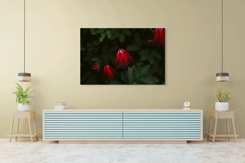 Tablou Canvas, "Flori roșii în roua dimineții", Roșu, Frunze, Petale, Plante, Natură, Umiditate, Verde, Contrast, Eleganță, 150 x 100 cm – poza 6