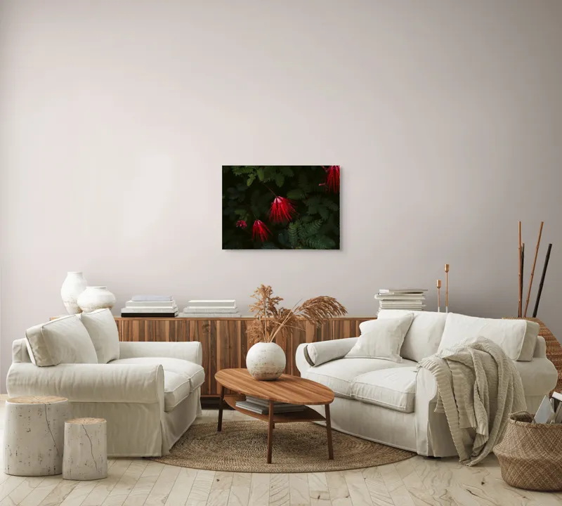 Tablou Canvas, "Flori roșii în roua dimineții", Roșu, Frunze, Petale, Plante, Natură, Umiditate, Verde, Contrast, Eleganță, 70 x 50 cm – poza 6