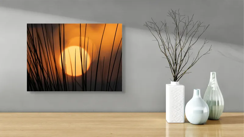Tablou Canvas, "Soarele printre fire de iarbă", Soare, Apus, Siluete, Iarbă, Lumină, Crepuscul, Cer, 54 x 39 cm – poza 3