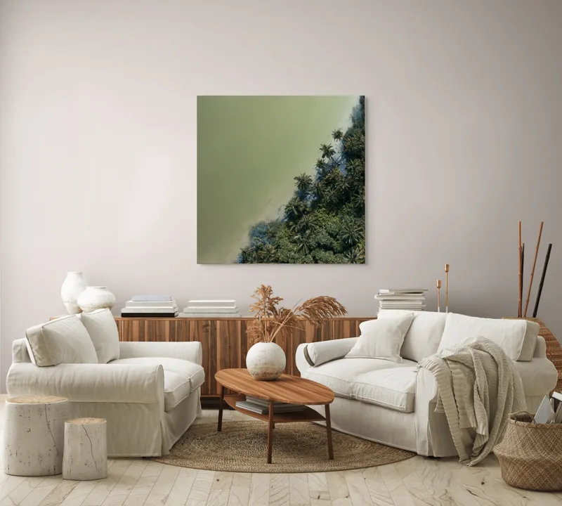 Tablou Canvas, "Pădurea tropicală întâlnește marea calmă", Pădure, Palmieri, Apă, Mal, Natură, Verde, Peisaj, Aerian, Tranziție, Contrast., 100 x 100 cm – poza 3
